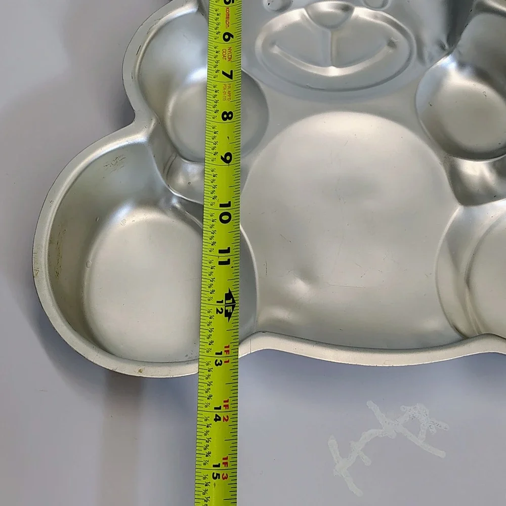 Vintage 1982 Wilton #502-3754 Huggable Teddy Bear Aluminum‎ Cake Pan Retired